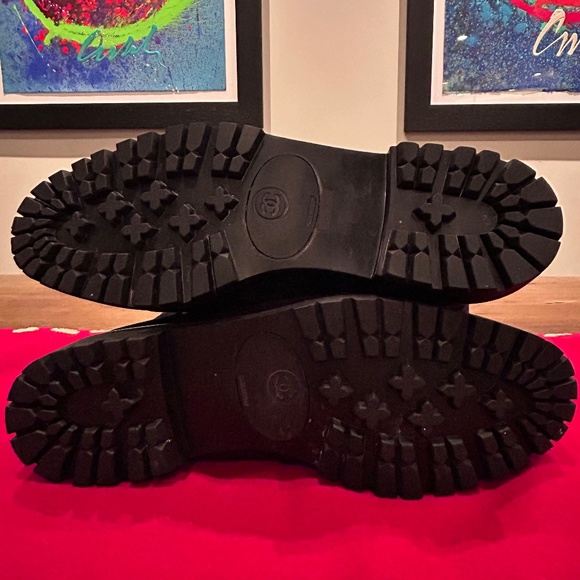 Chanel Vintage Interlocking CC Logo Combat Boot - Picture 4 of 4